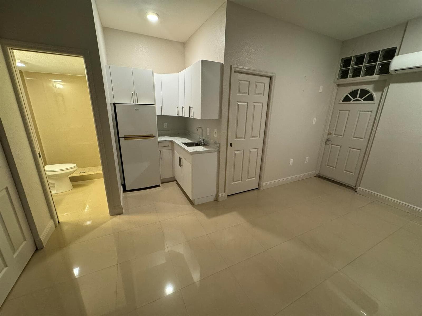 9033 NW 174th Street # Studio, Hialeah, FL 33018 photo 5