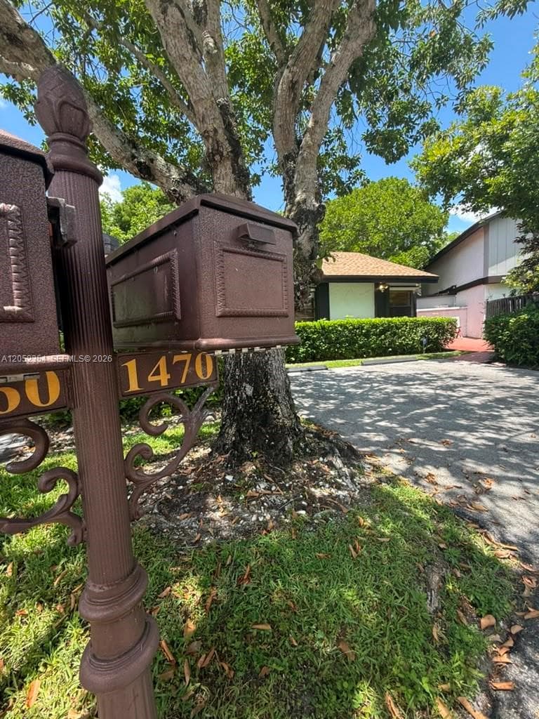 1470 Flamingo Ct, Pembroke Pines, FL 33026 photo 2