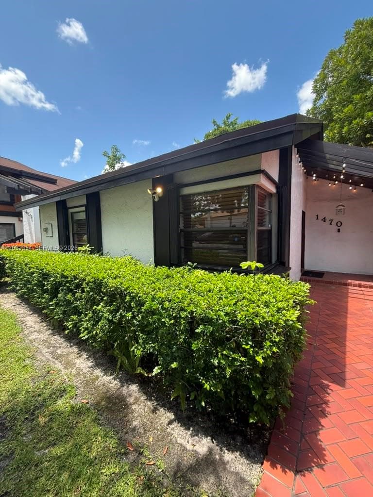 1470 Flamingo Ct, Pembroke Pines, FL 33026 photo 4