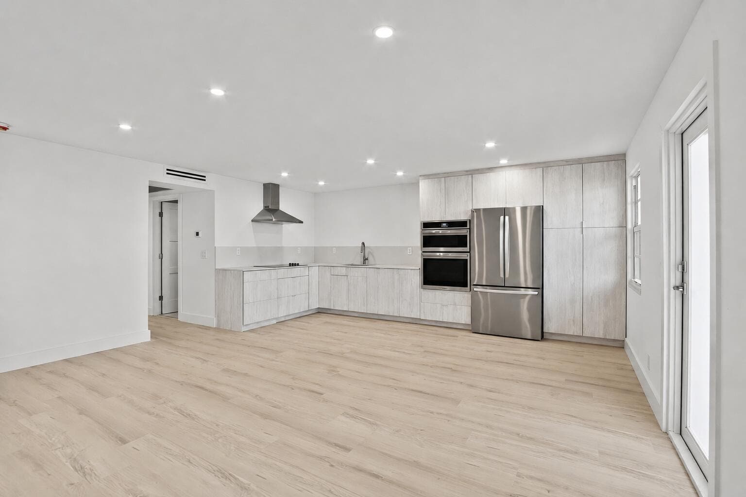 1023 Guildford # B, Boca Raton, FL 33434 photo 3