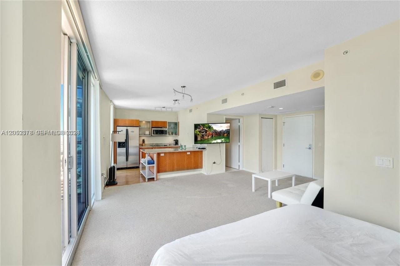 185 SW 7th St # 3100, Miami, FL 33130 photo 5