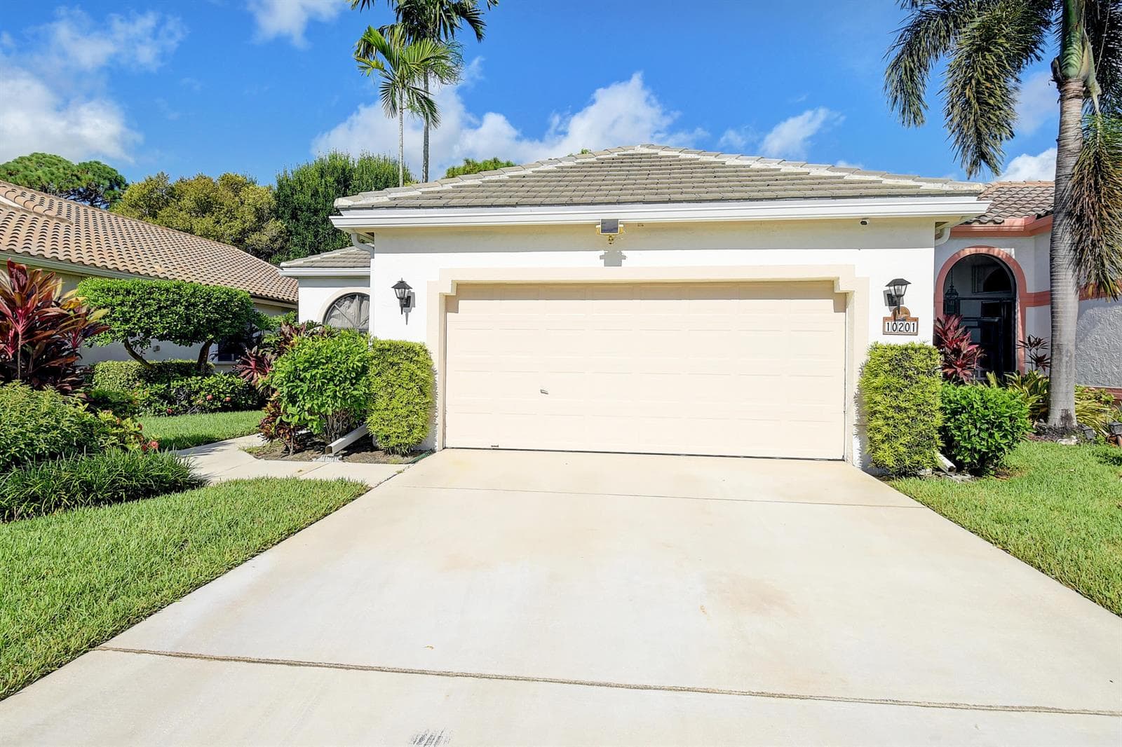 10201 Lexington Lakes Boulevard N, Boynton Beach, FL 33436 photo 2