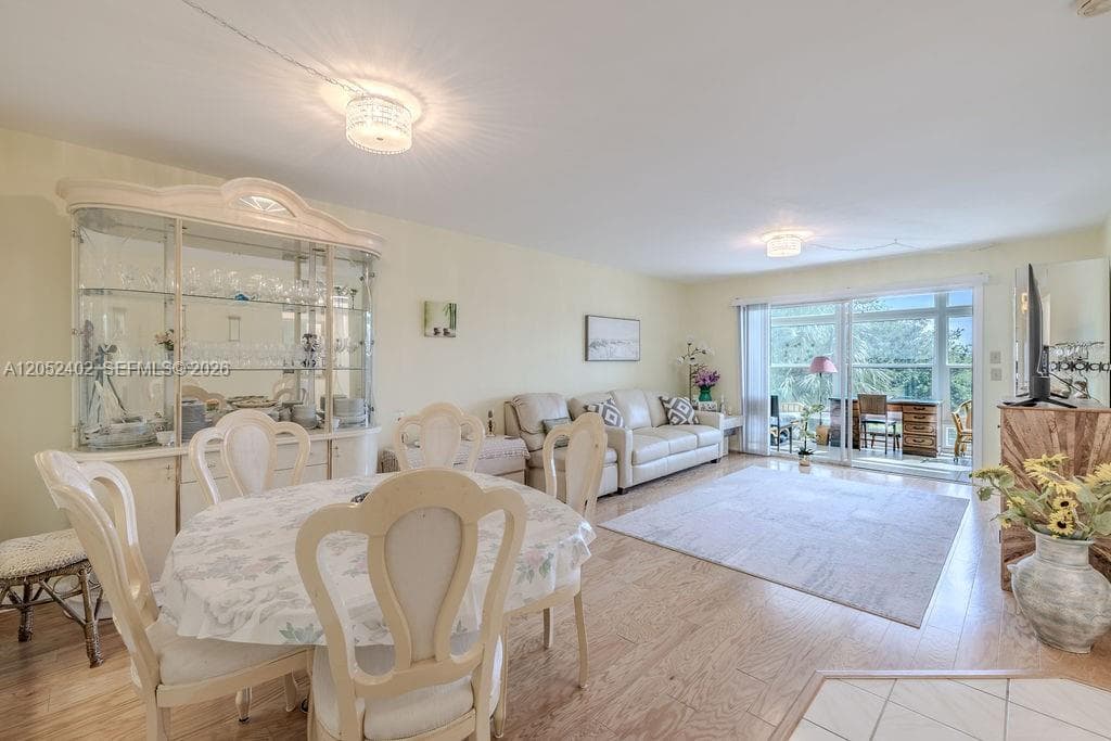 2333 Indian River Blvd # 306, Vero Beach, FL 32960 photo 3