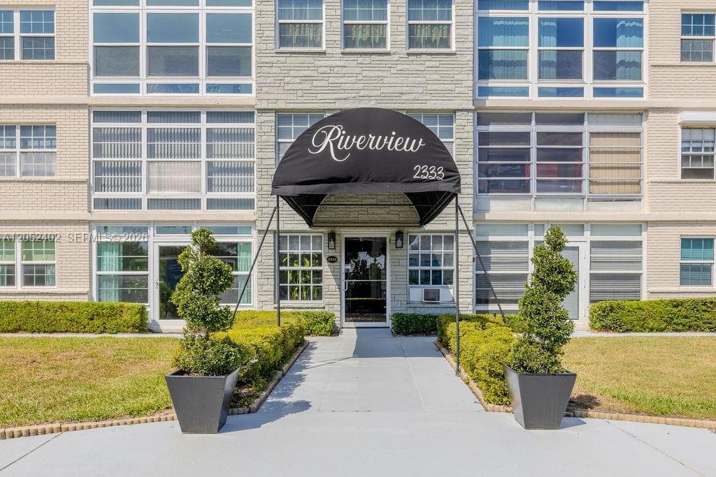 2333 Indian River Blvd # 306, Vero Beach, FL 32960