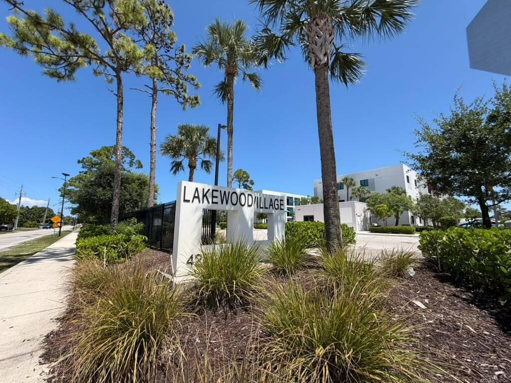 4290 Lakewood Road # 204, Lake Worth, FL 33461 photo 4