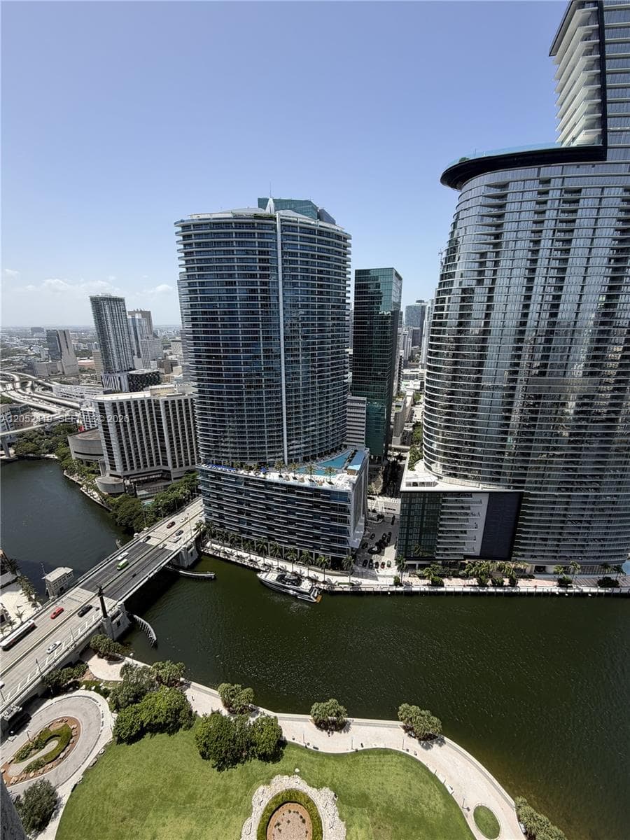 475 Brickell Ave # 4008, Miami, FL 33131