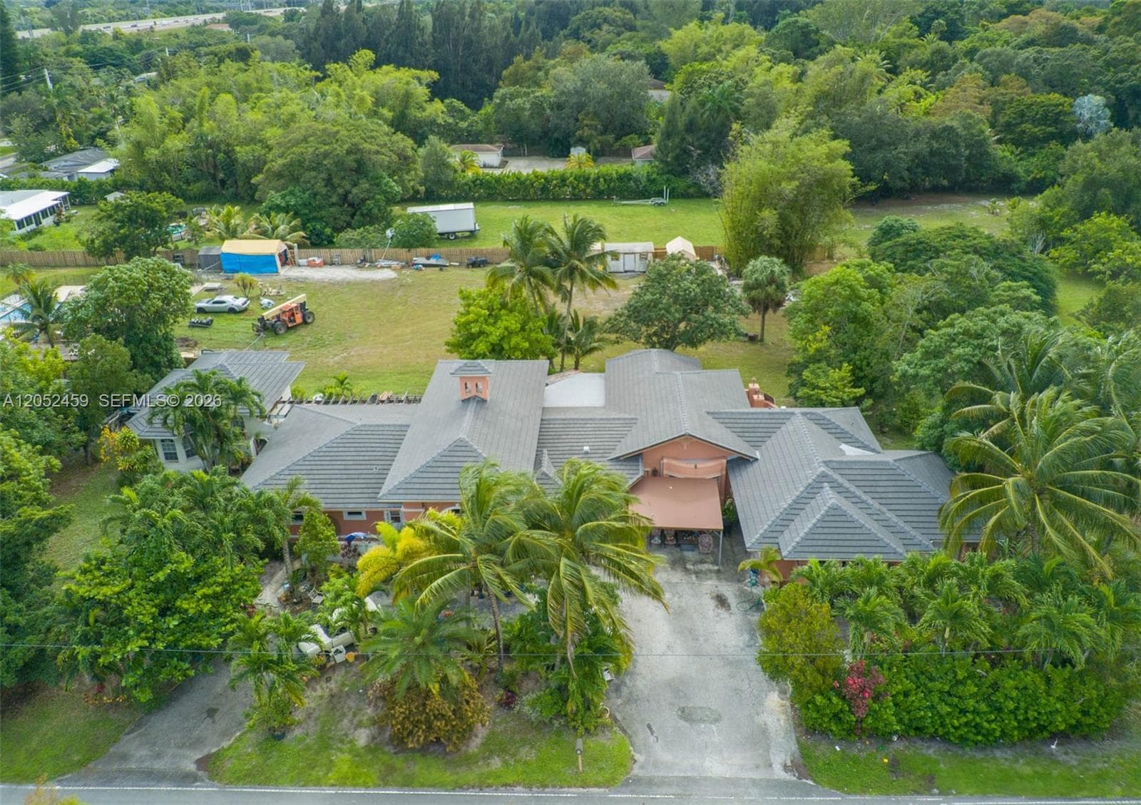 5400 Palm Tree Rd, Plantation, FL 33317