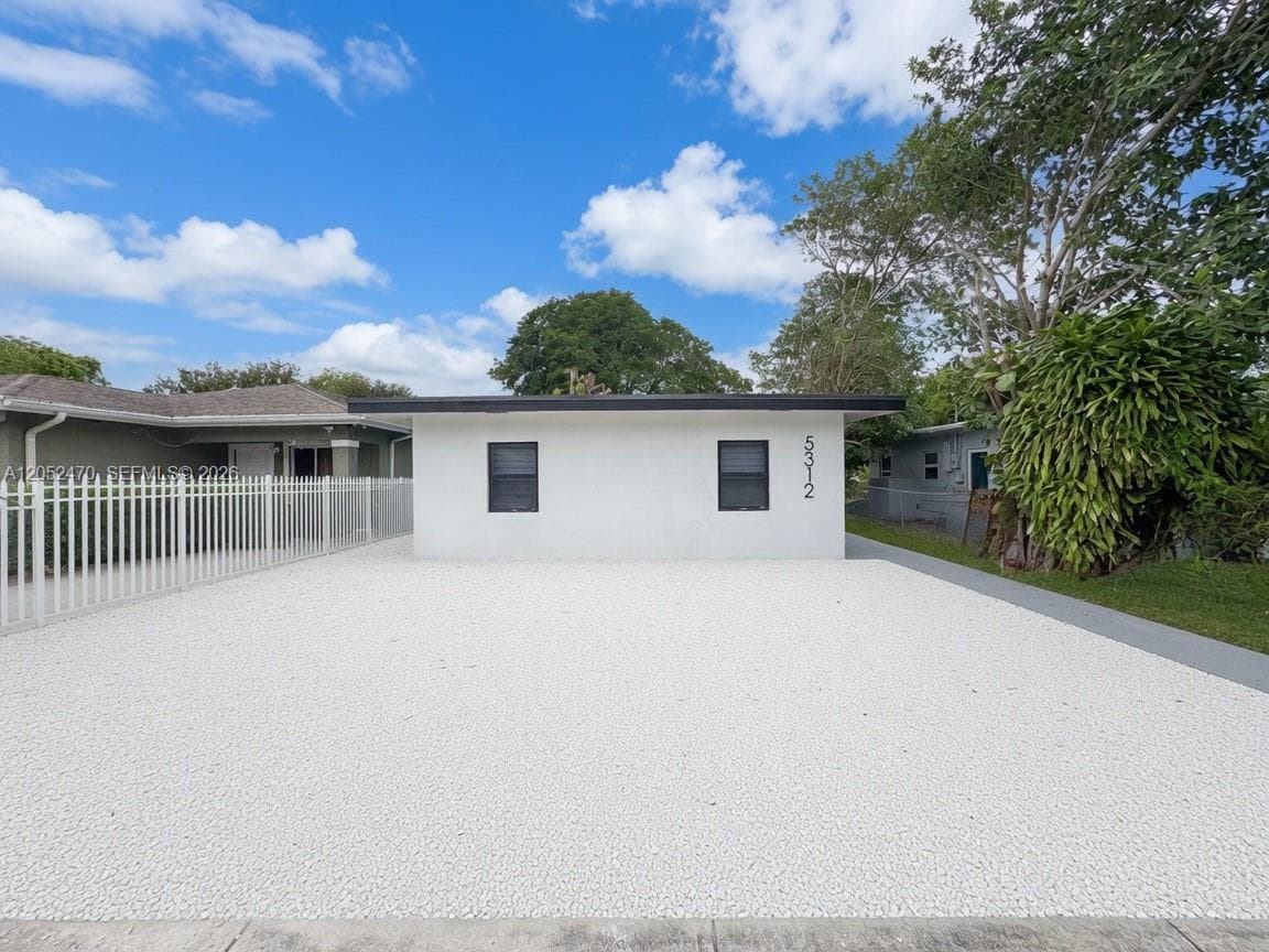 5312 NW 24th Ct, Miami, FL 33142 photo 2