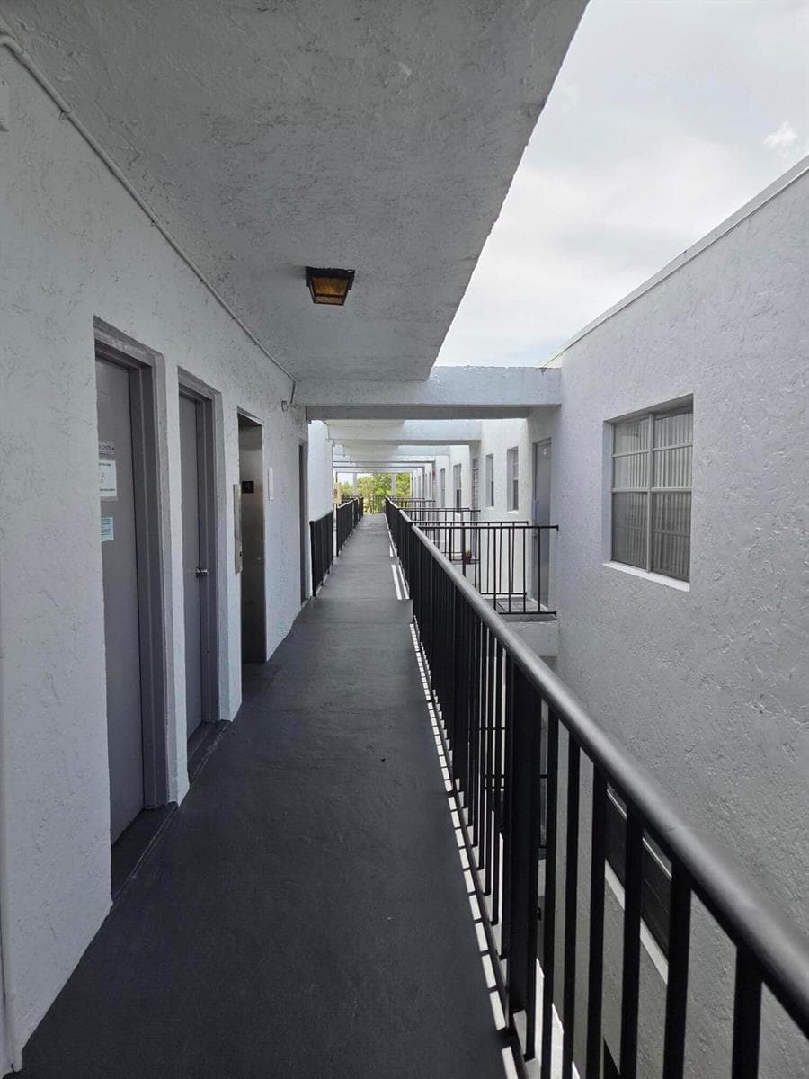 2998 Sunrise Lakes Drive E # 411, Sunrise, FL 33322 photo 2