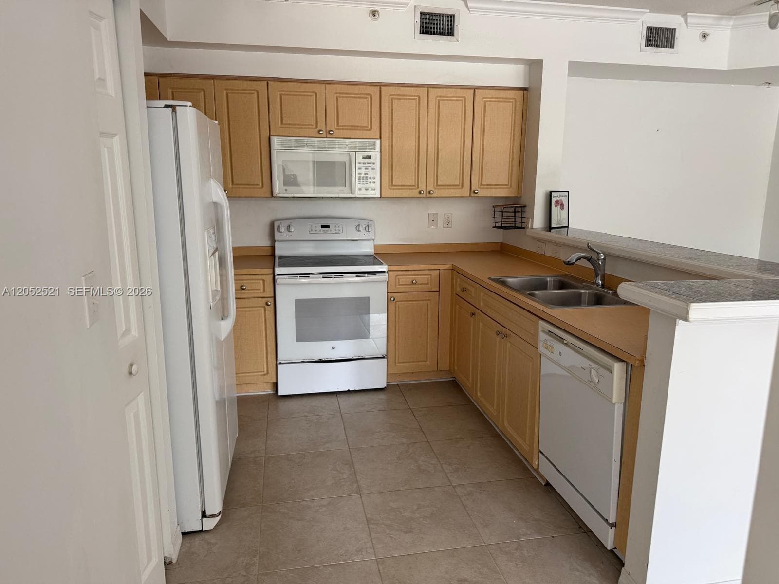 6861 SW 44th St # 205, Miami, FL 33155 photo 3