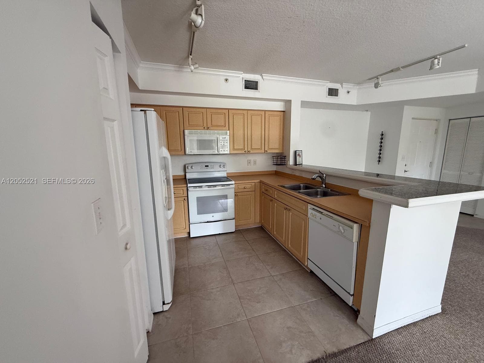 6861 SW 44th St # 205, Miami, FL 33155 photo 5