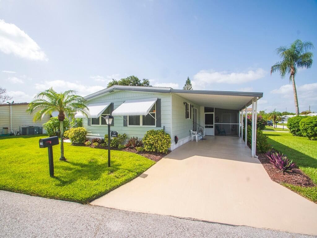 174 NE Emerald Drive, Jensen Beach, FL 34957 photo 2