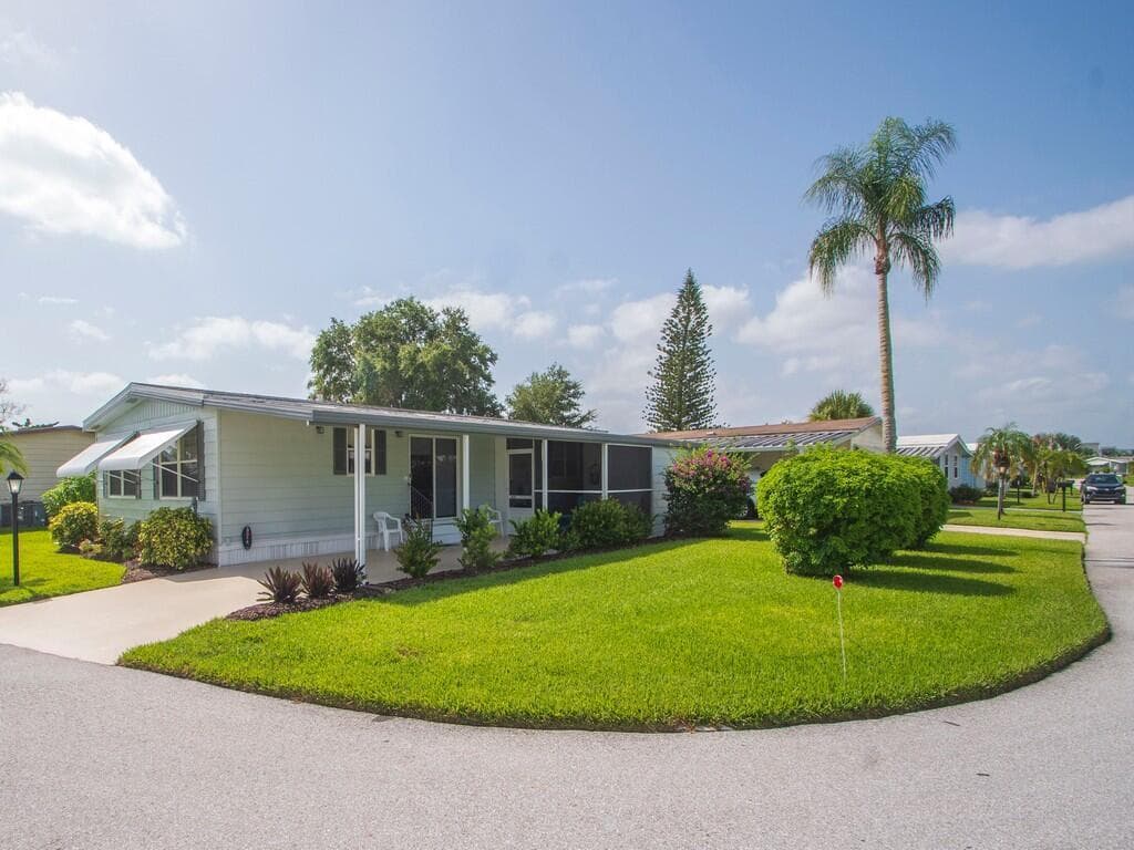 174 NE Emerald Drive, Jensen Beach, FL 34957 photo 5