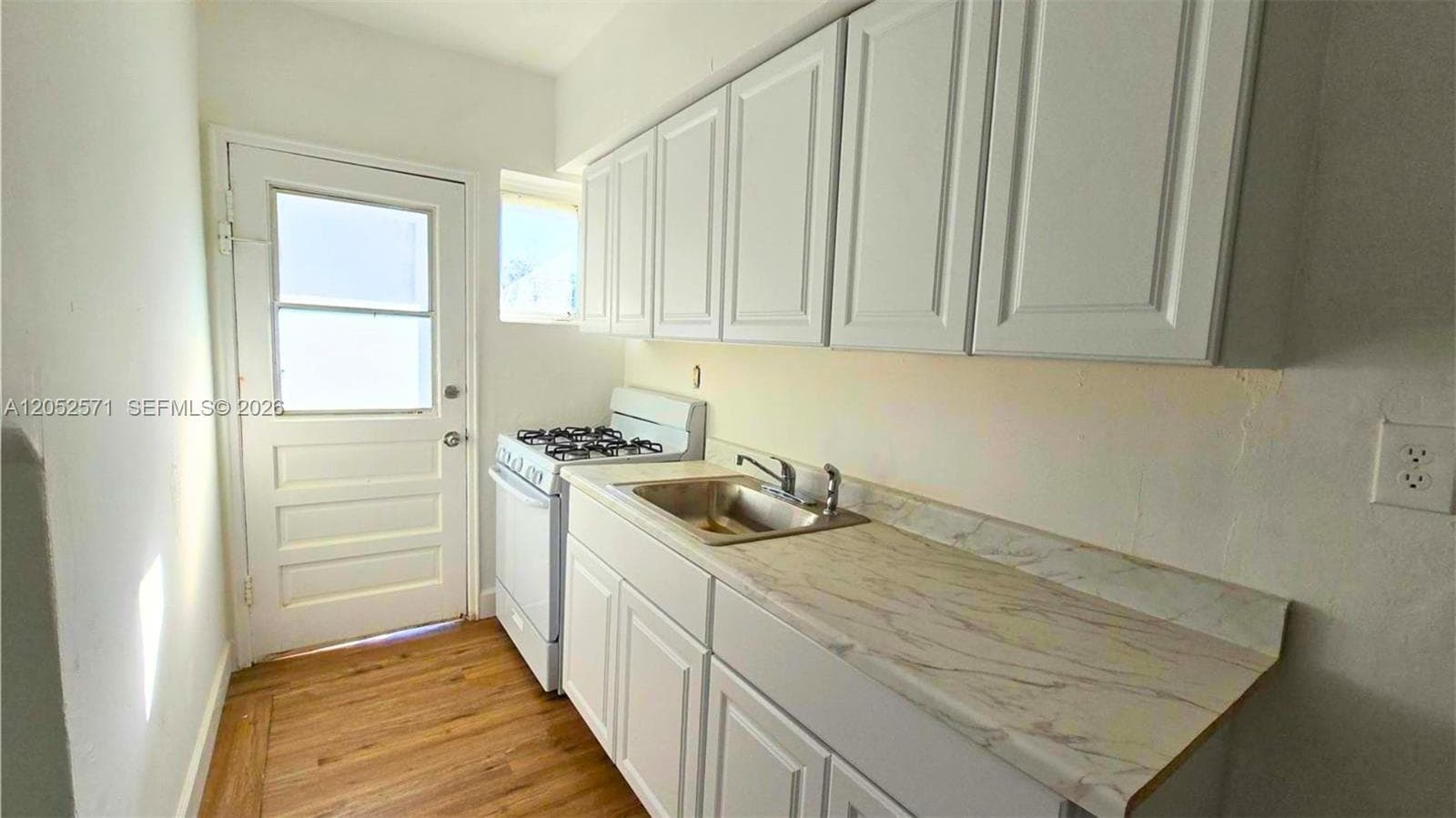 660 84th St # 39, Miami Beach, FL 33141 photo 2