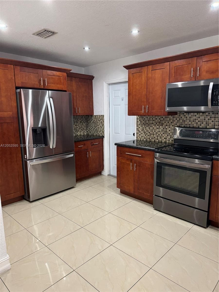 8240 NW 181st St # 1, Hialeah, FL 33015 photo 2