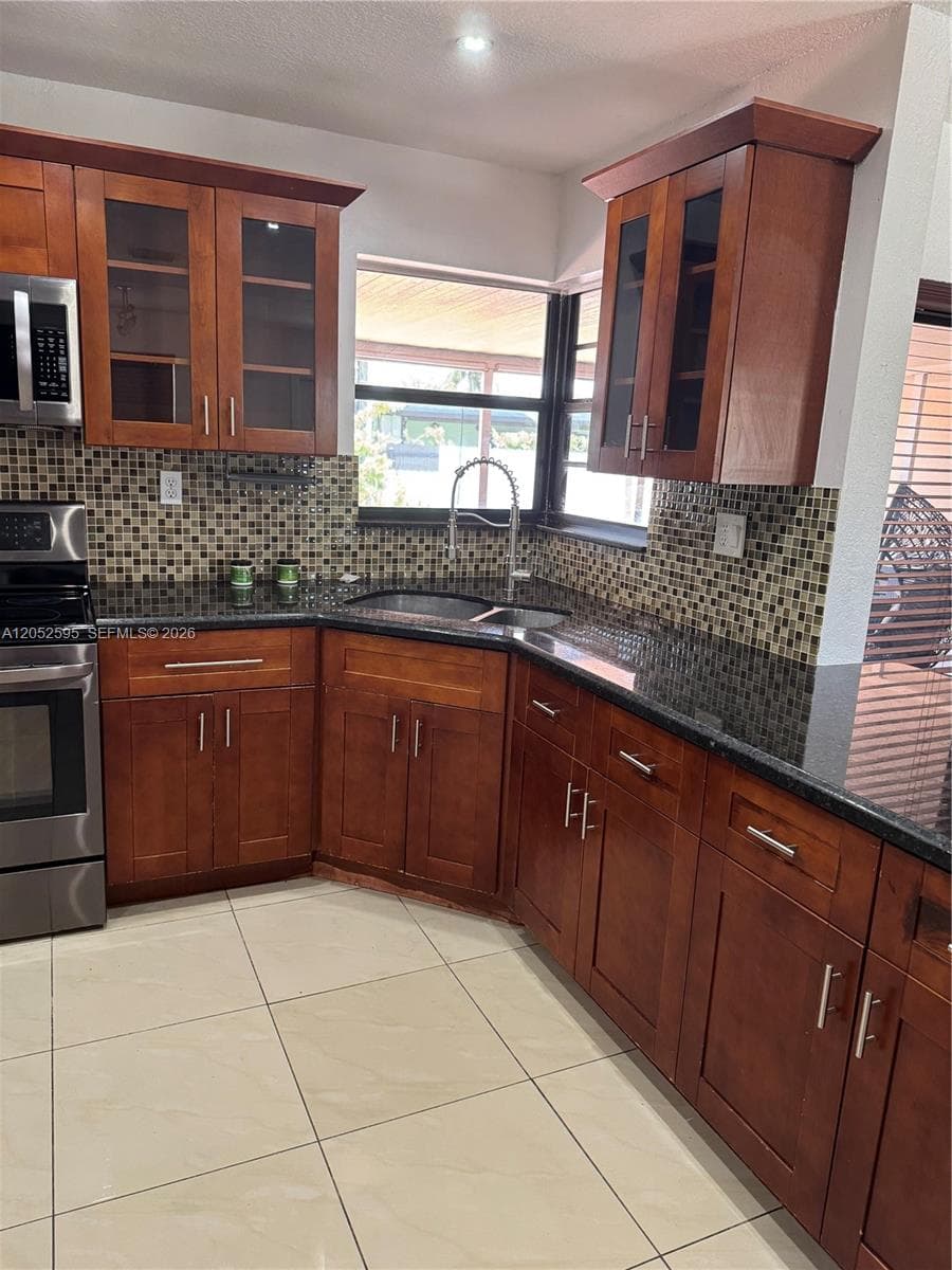 8240 NW 181st St # 1, Hialeah, FL 33015 photo 3