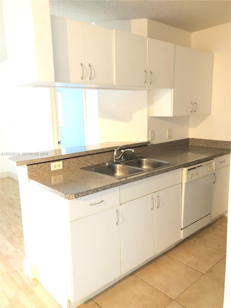 420 S Park RD # 108, Hollywood, FL 33021 photo 5