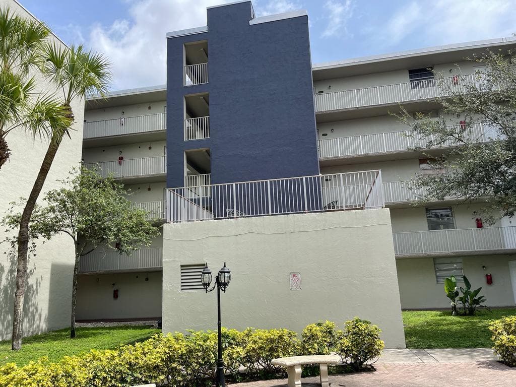10000 NW 80th Court # 2534, Hialeah Gardens, FL 33016