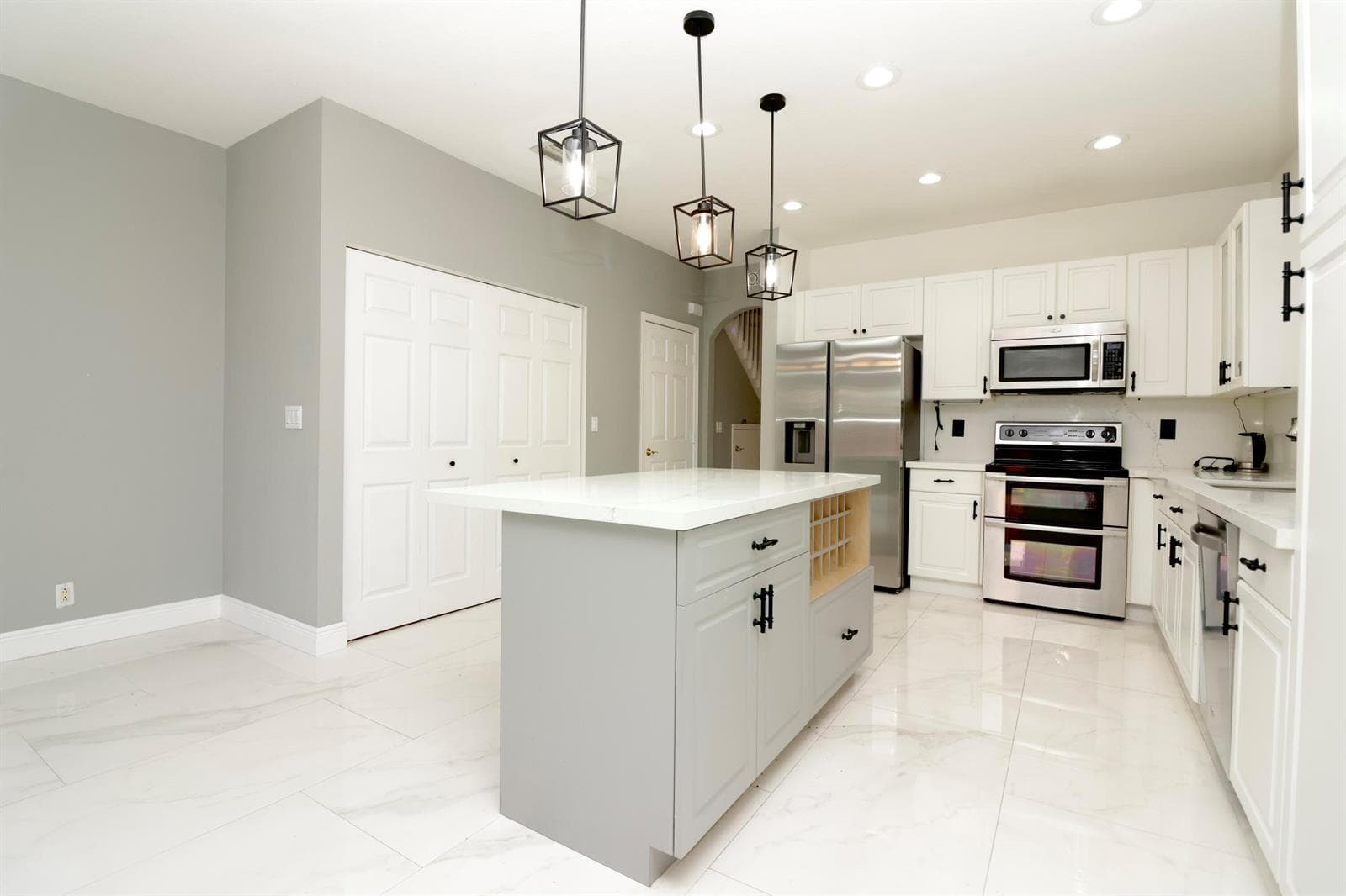 2952 NW 33RD Lane, Lauderdale Lakes, FL 33311 photo 3