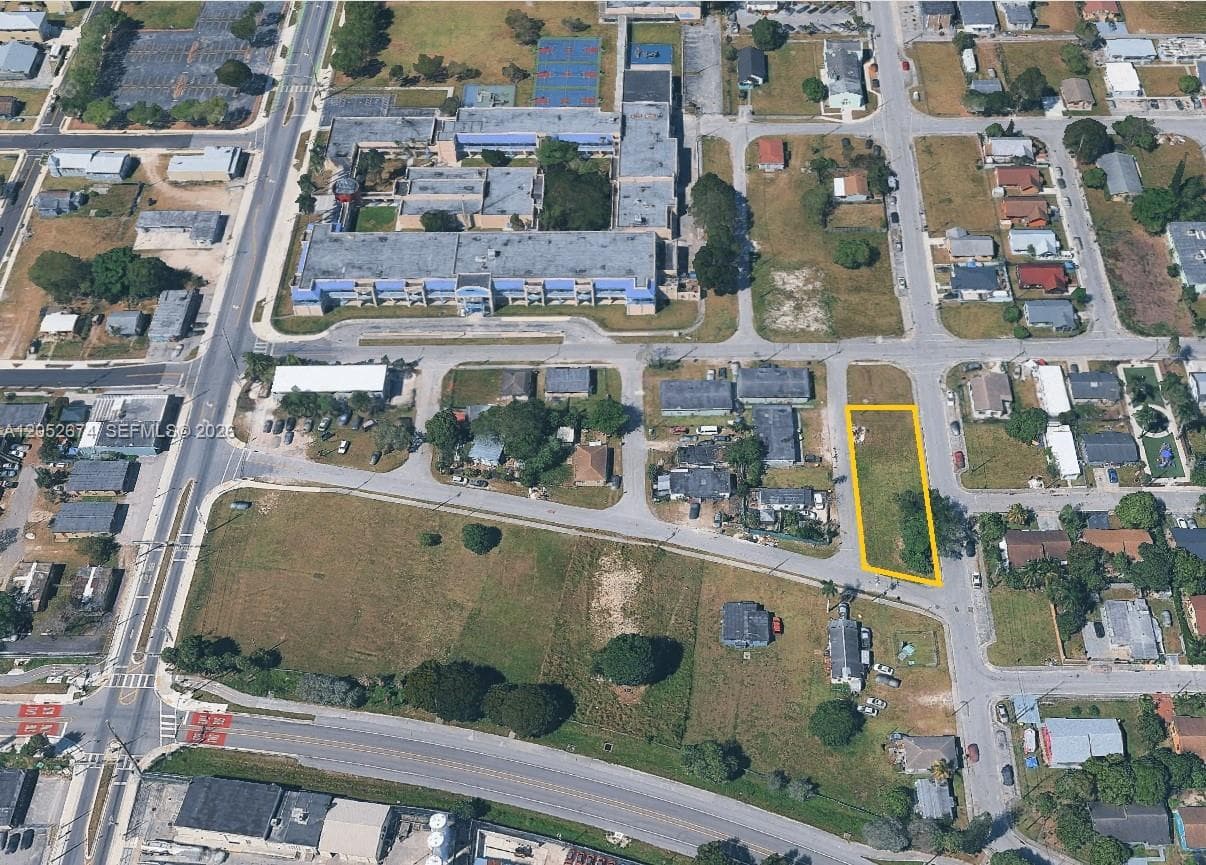 321 SW 6 street, Homestead, FL 33030 photo 3