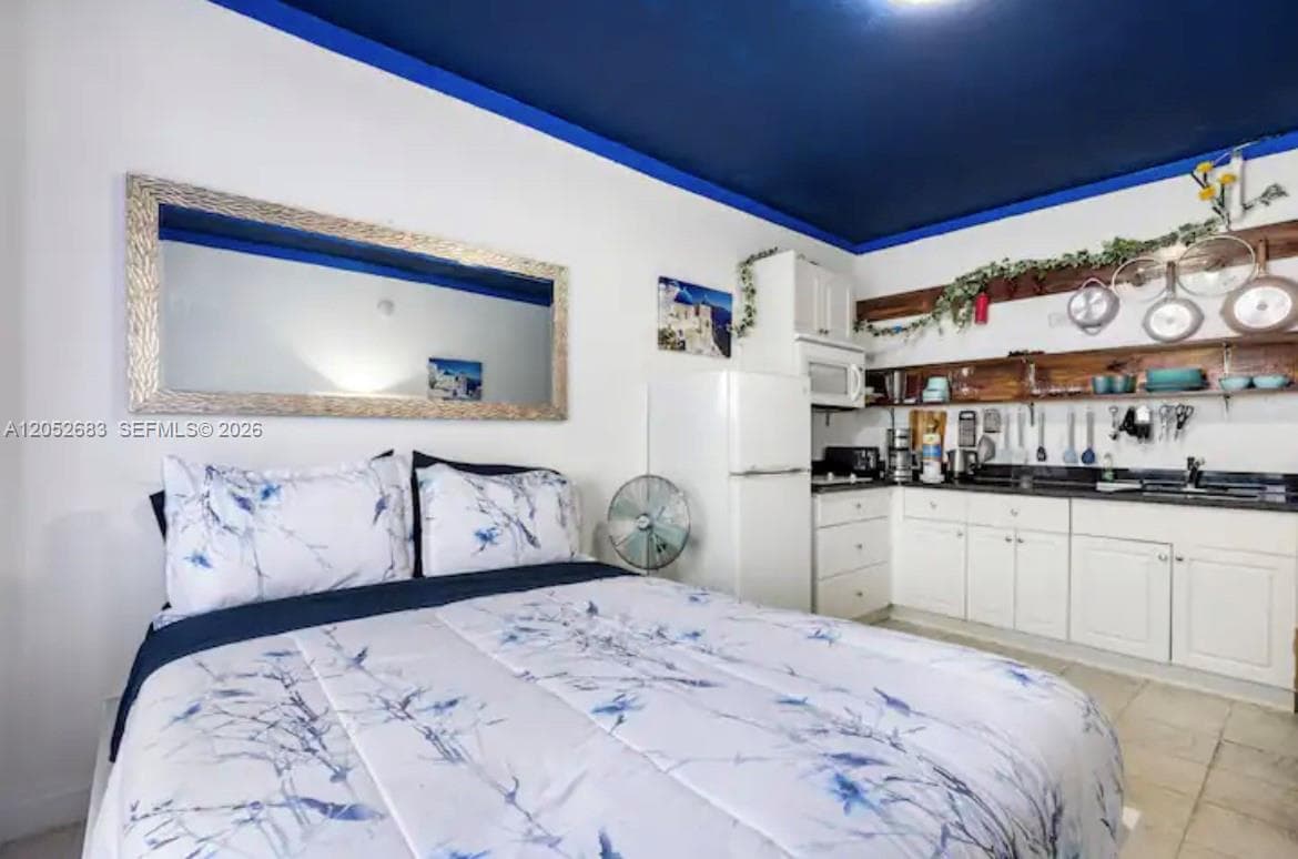 255 W 24th St # 302, Miami Beach, FL 33140 photo 2