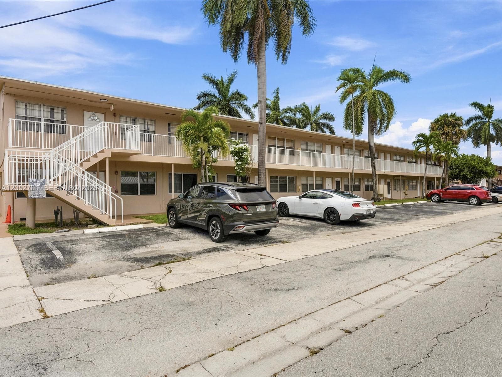 230 SW 11th Ave # 8, Hallandale Beach, FL 33009