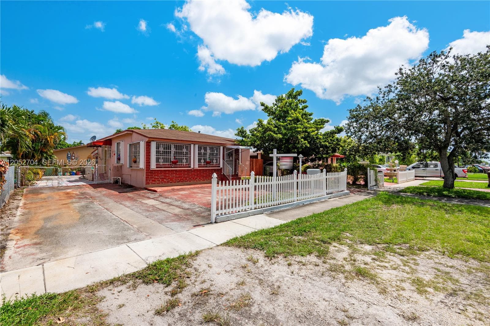 225 E 43rd St, Hialeah, FL 33013 photo 2