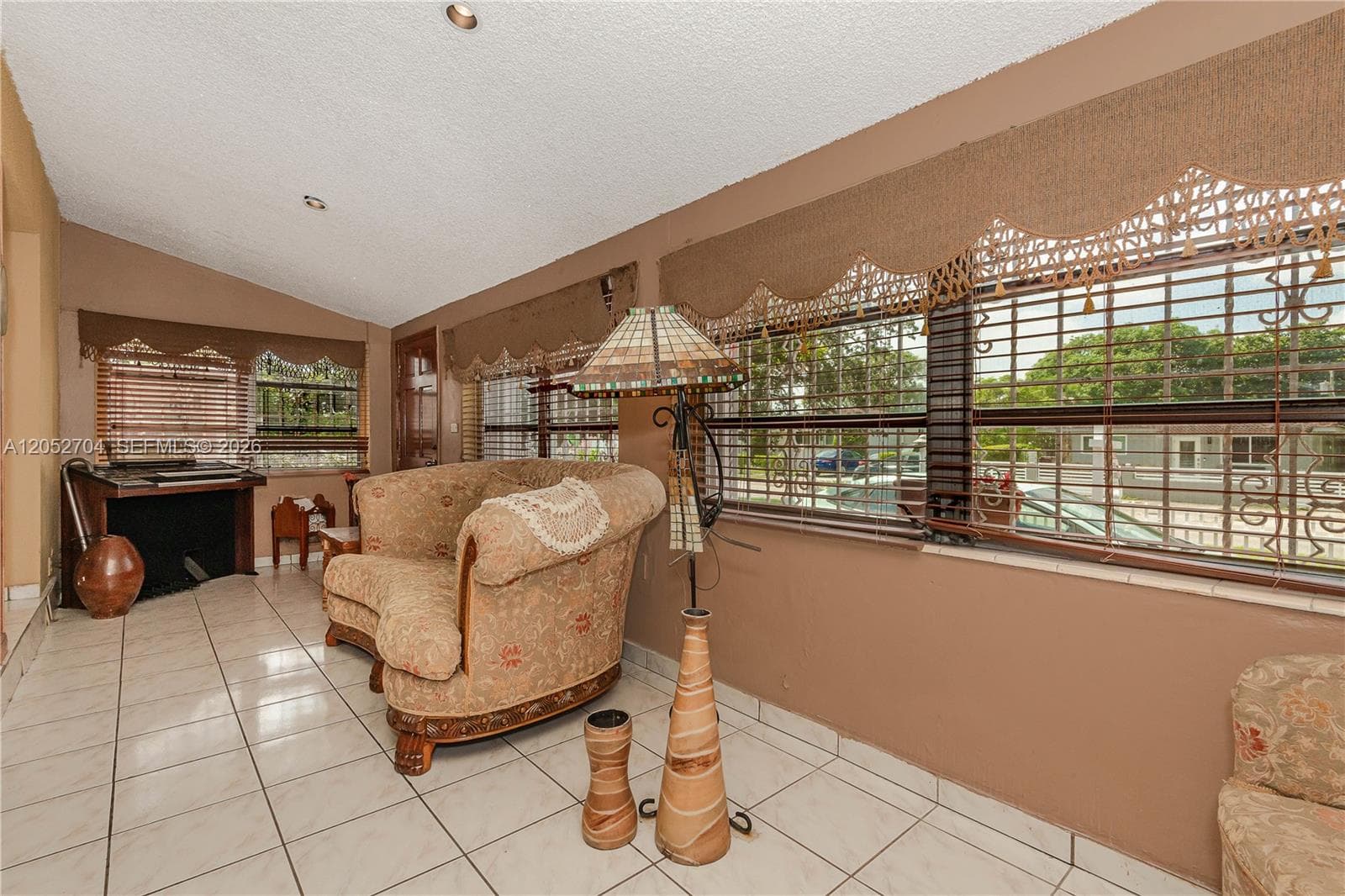 225 E 43rd St, Hialeah, FL 33013 photo 4
