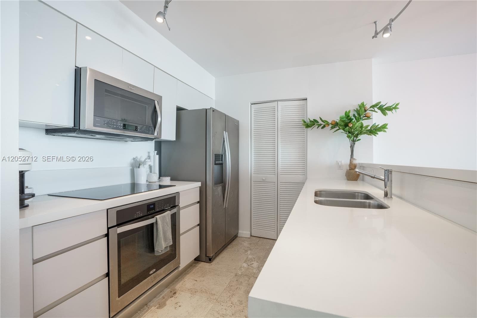 90 Alton Rd # 2306, Miami Beach, FL 33139 photo 5