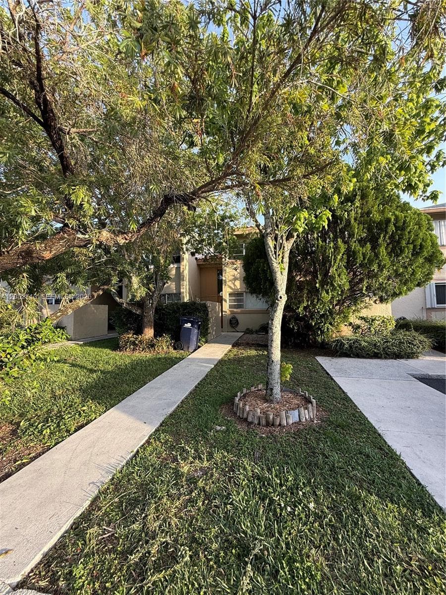 14293 Kendale Lakes Cir # 14293, Miami, FL 33183 photo 2