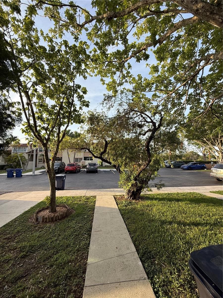 14293 Kendale Lakes Cir # 14293, Miami, FL 33183 photo 3