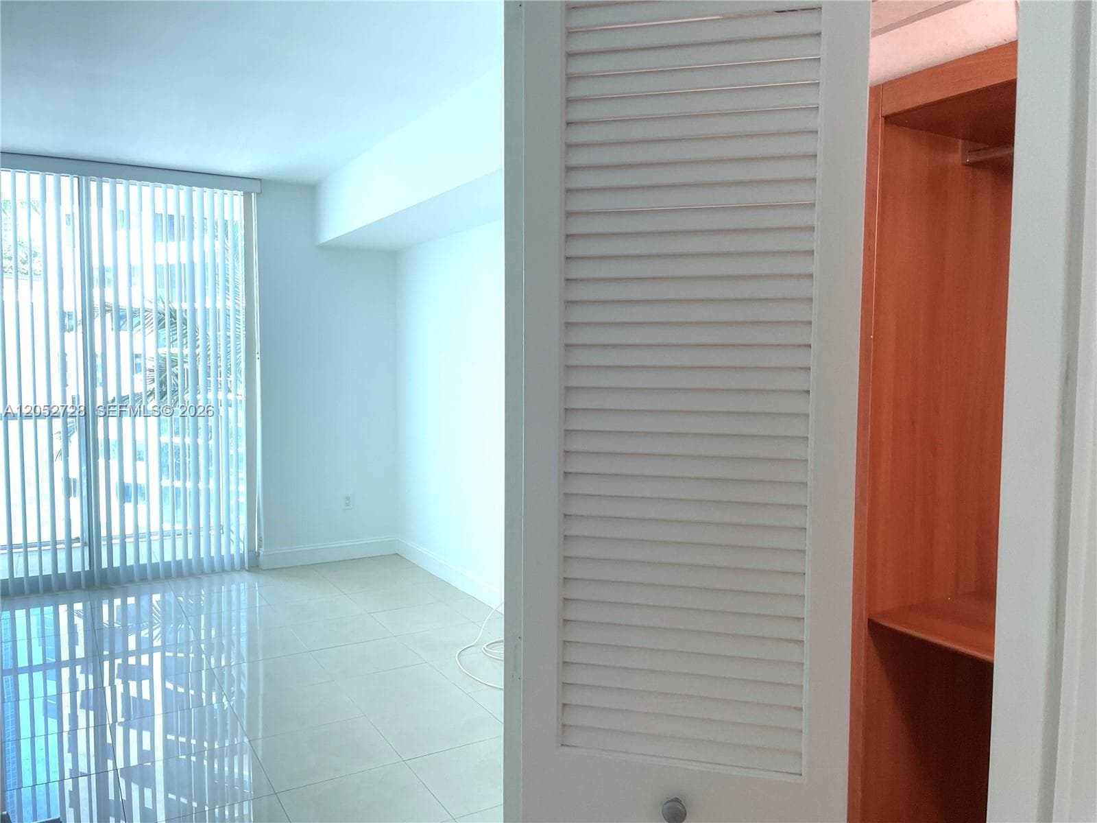 218 SE 14th St # 1004, Miami, FL 33131 photo 3