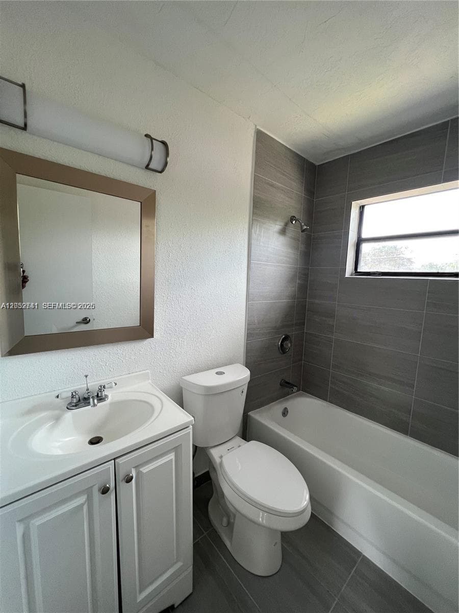 1286 NW 59th St, Miami, FL 33142 photo 5