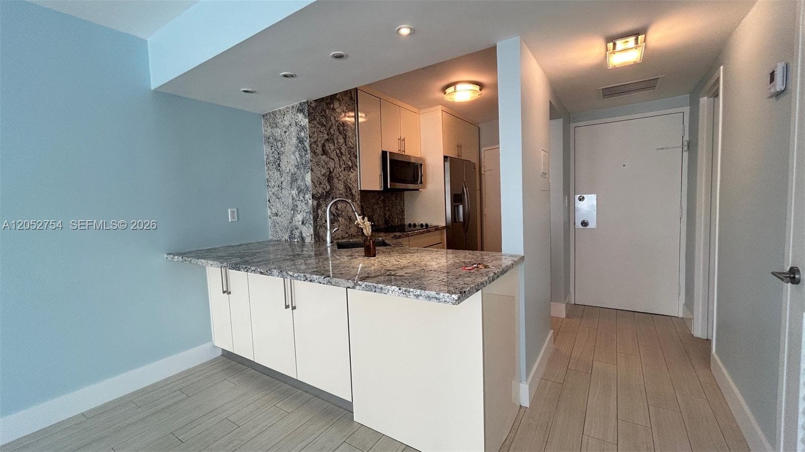 2899 Collins Ave # 724, Miami Beach, FL 33140 photo 3