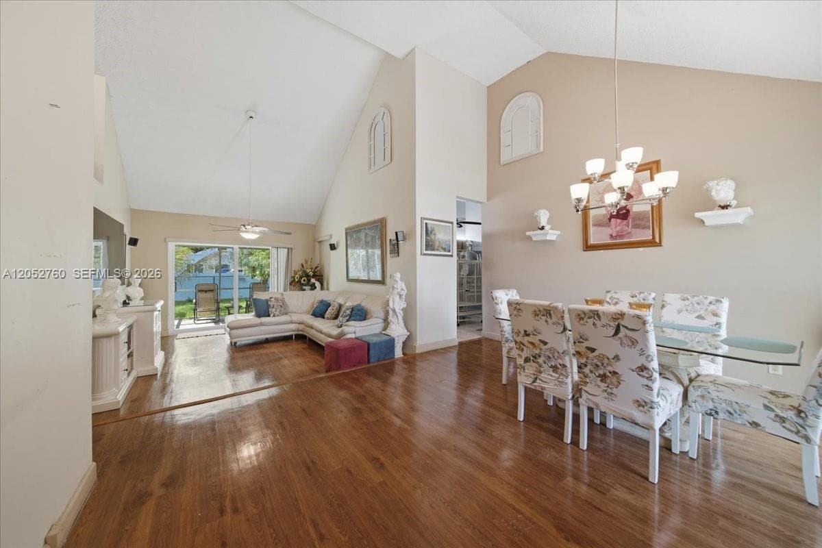 9050 Crescent Dr, Miramar, FL 33025 photo 2