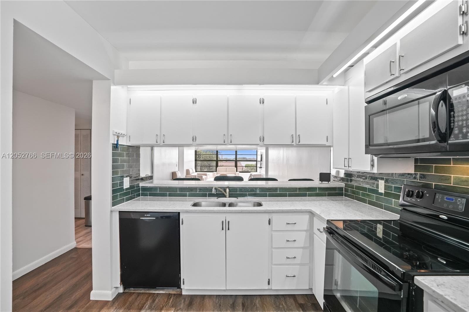 3516 Whitehall Dr # 301, West Palm Beach, FL 33401 photo 4