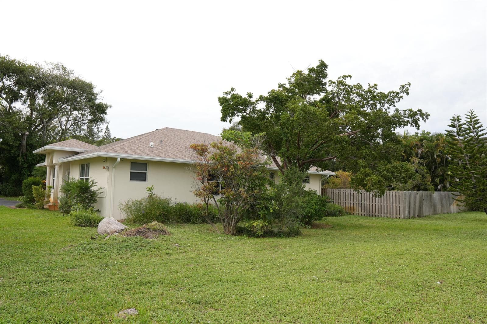 821 SW 13TH Court, Pompano Beach, FL 33060 photo 3