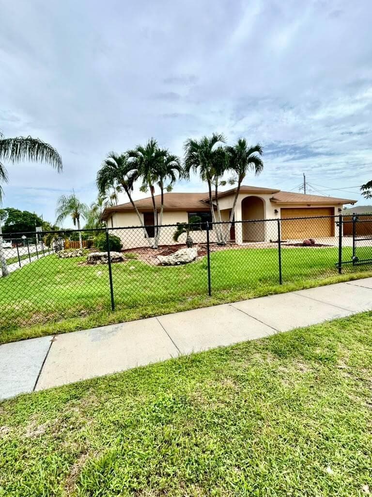 785 SW 4TH Street, Delray Beach, FL 33444 photo 2