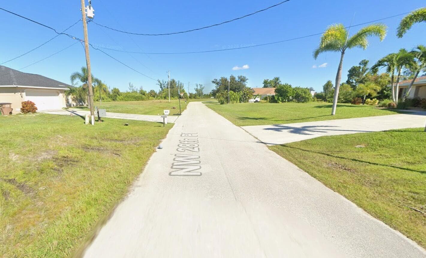 815 NW 28TH Place, Cape Coral, FL 33993 photo 3