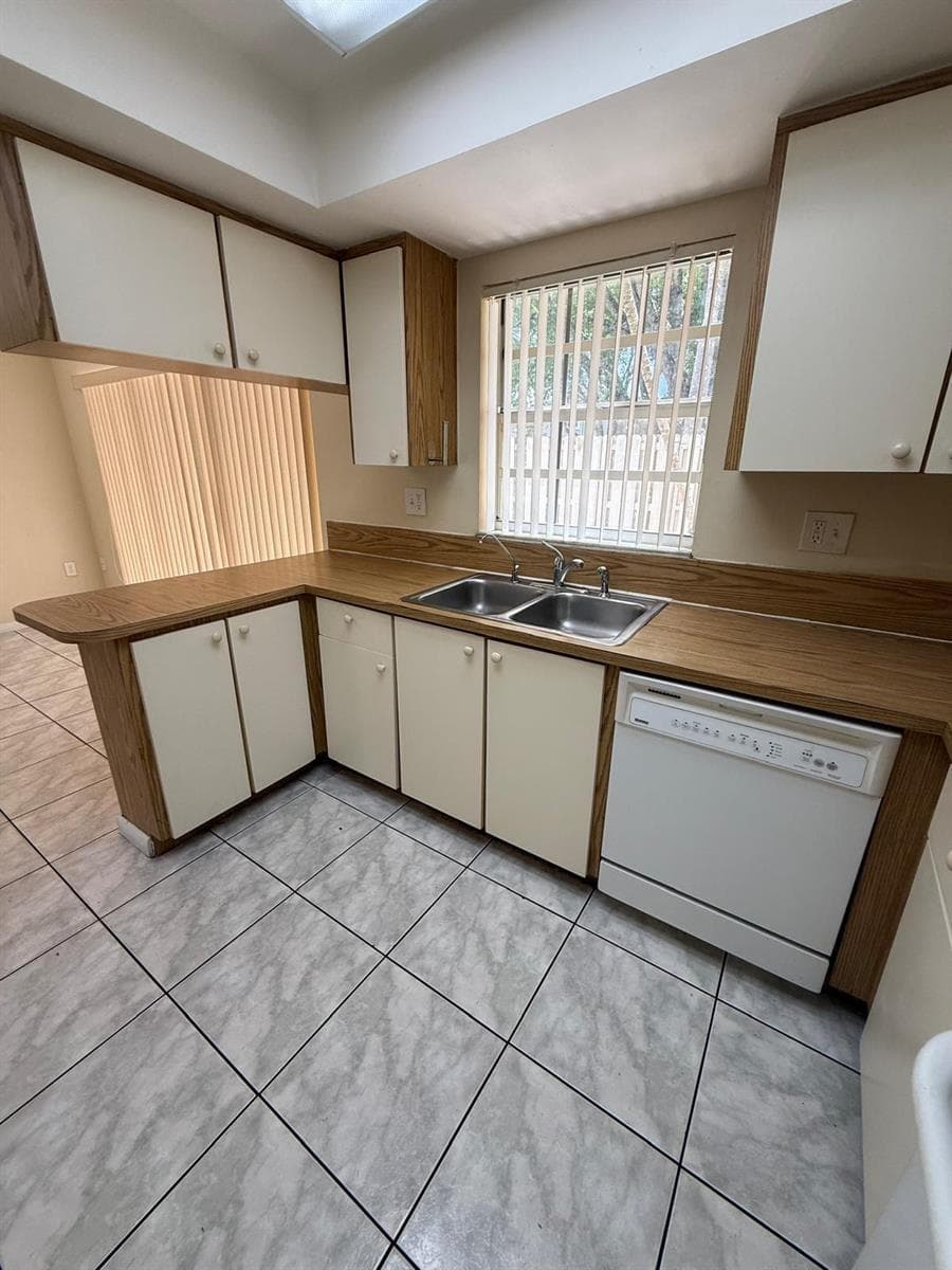 5232 SW 122ND Terrace # 5232, Cooper City, FL 33330 photo 4