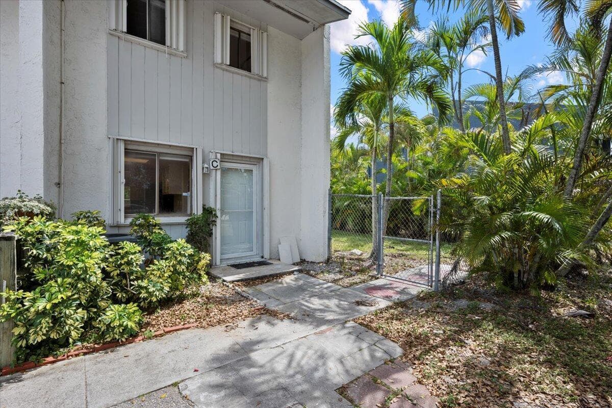 3666 PINEHURST Drive # C, Lake Worth, FL 33467 photo 2