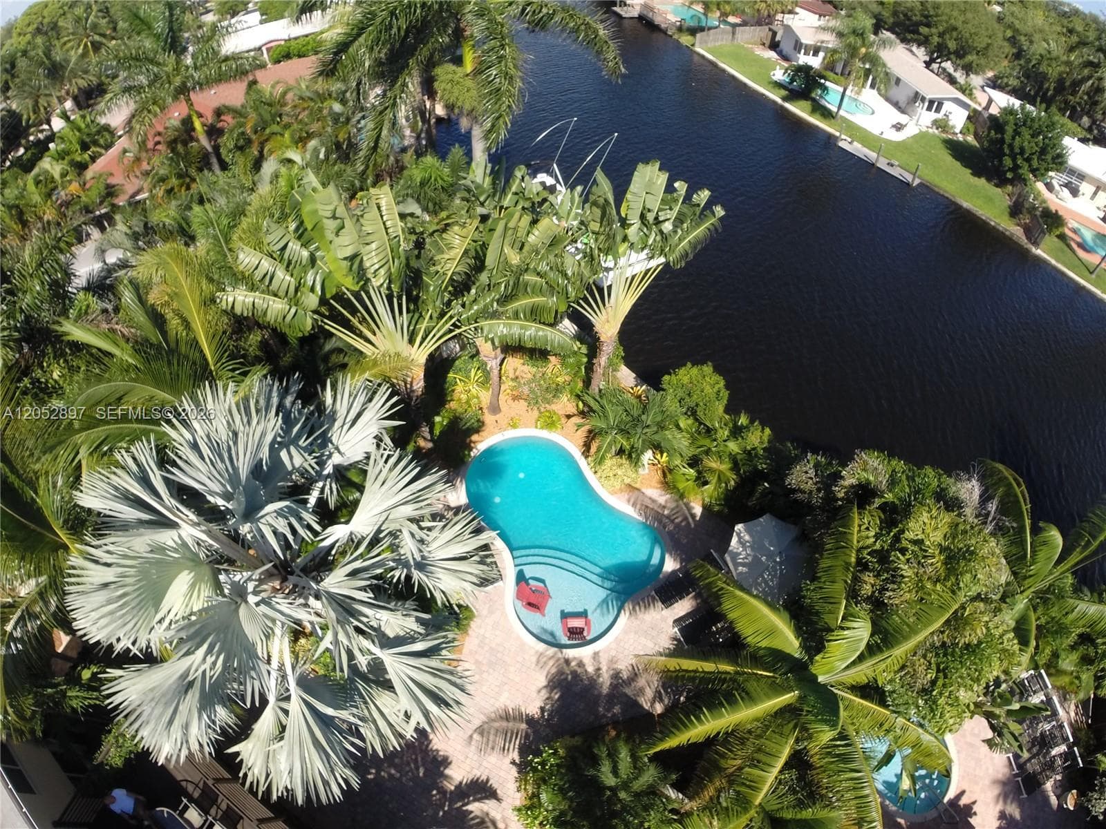 2209 NE 26th St, Wilton Manors, FL 33305 photo 2
