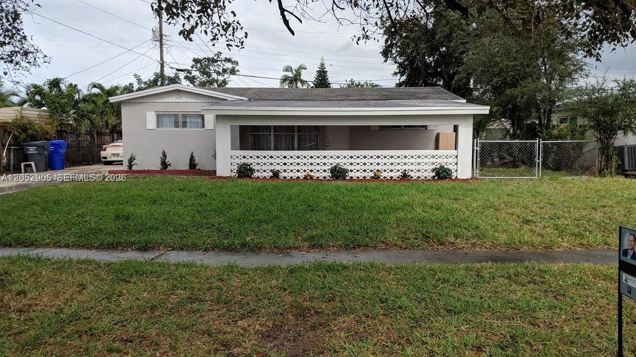 6461 Evans St, Hollywood, FL 33024 photo 2