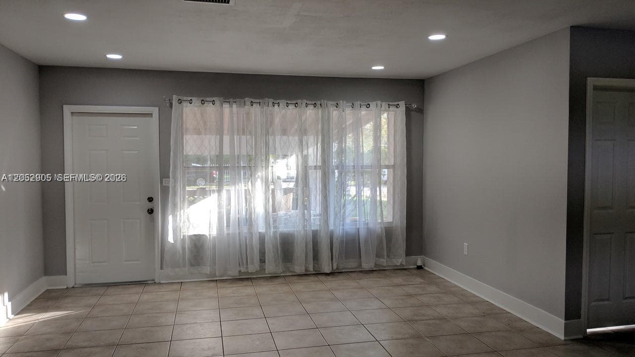 6461 Evans St, Hollywood, FL 33024 photo 5