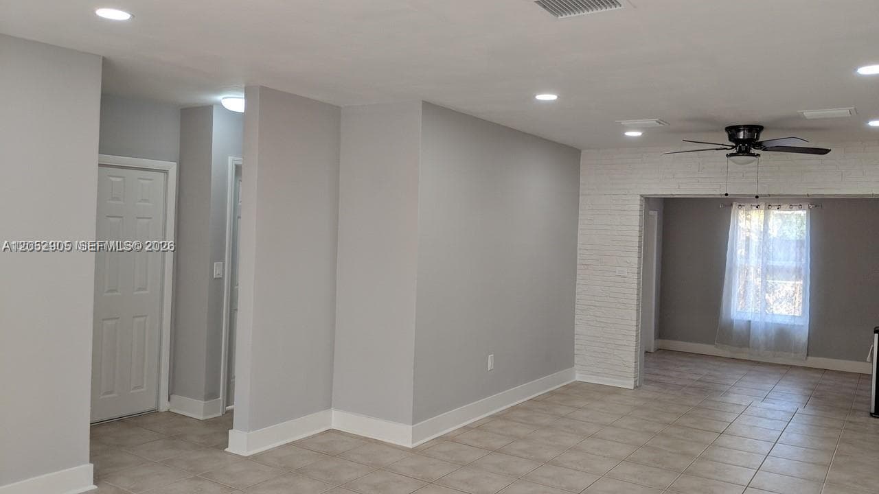 6461 Evans St, Hollywood, FL 33024 photo 4