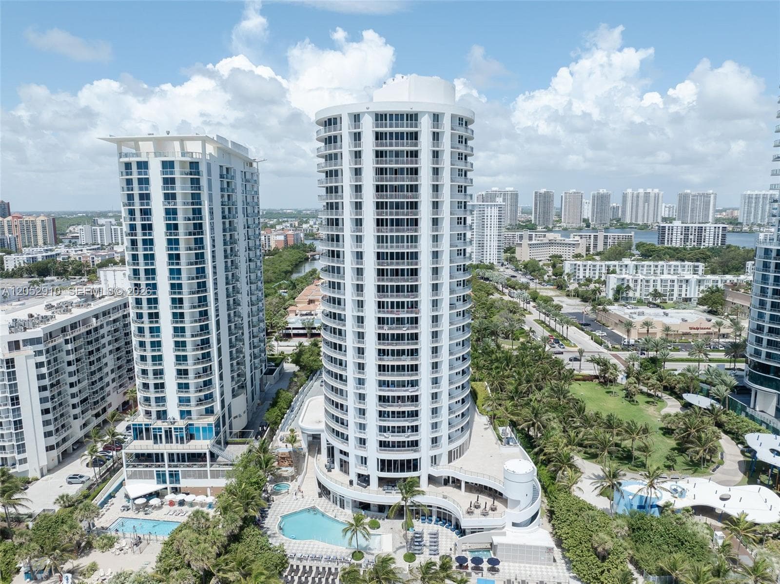 17375 Collins Ave # 2101, Sunny Isles Beach, FL 33160 photo 2
