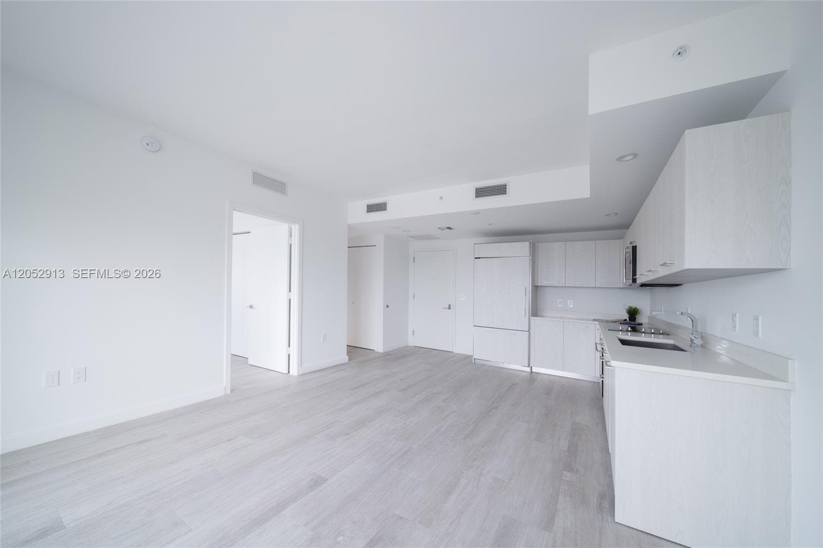 55 SW 9th St # 3207, Miami, FL 33130 photo 4