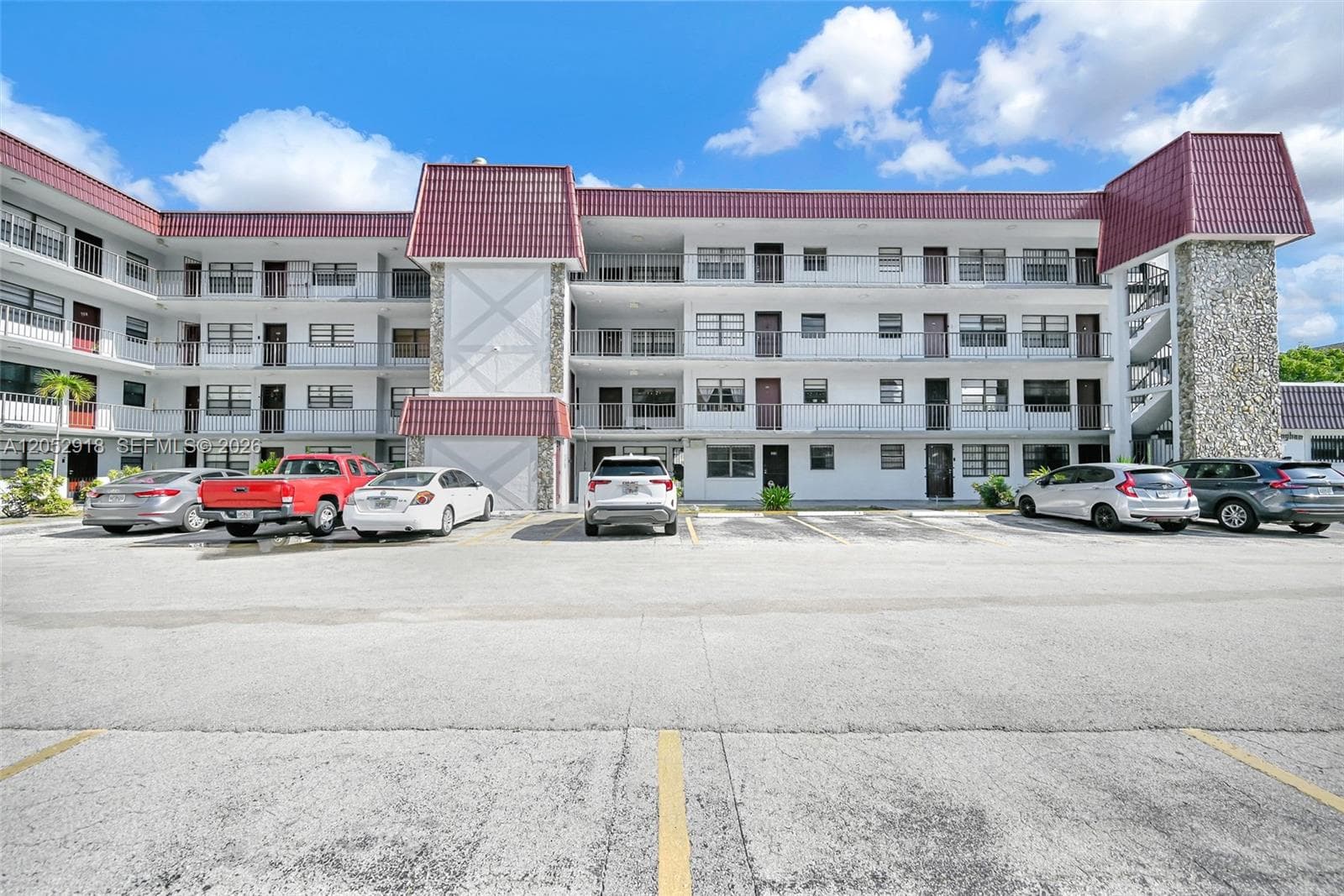 1335 W 68th St # 204, Hialeah, FL 33014