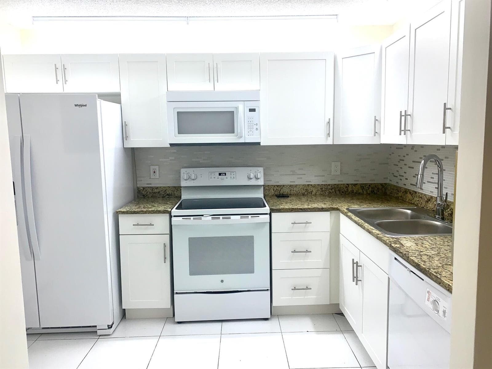 3104 Waterview Circle, Palm Springs, FL 33461 photo 4