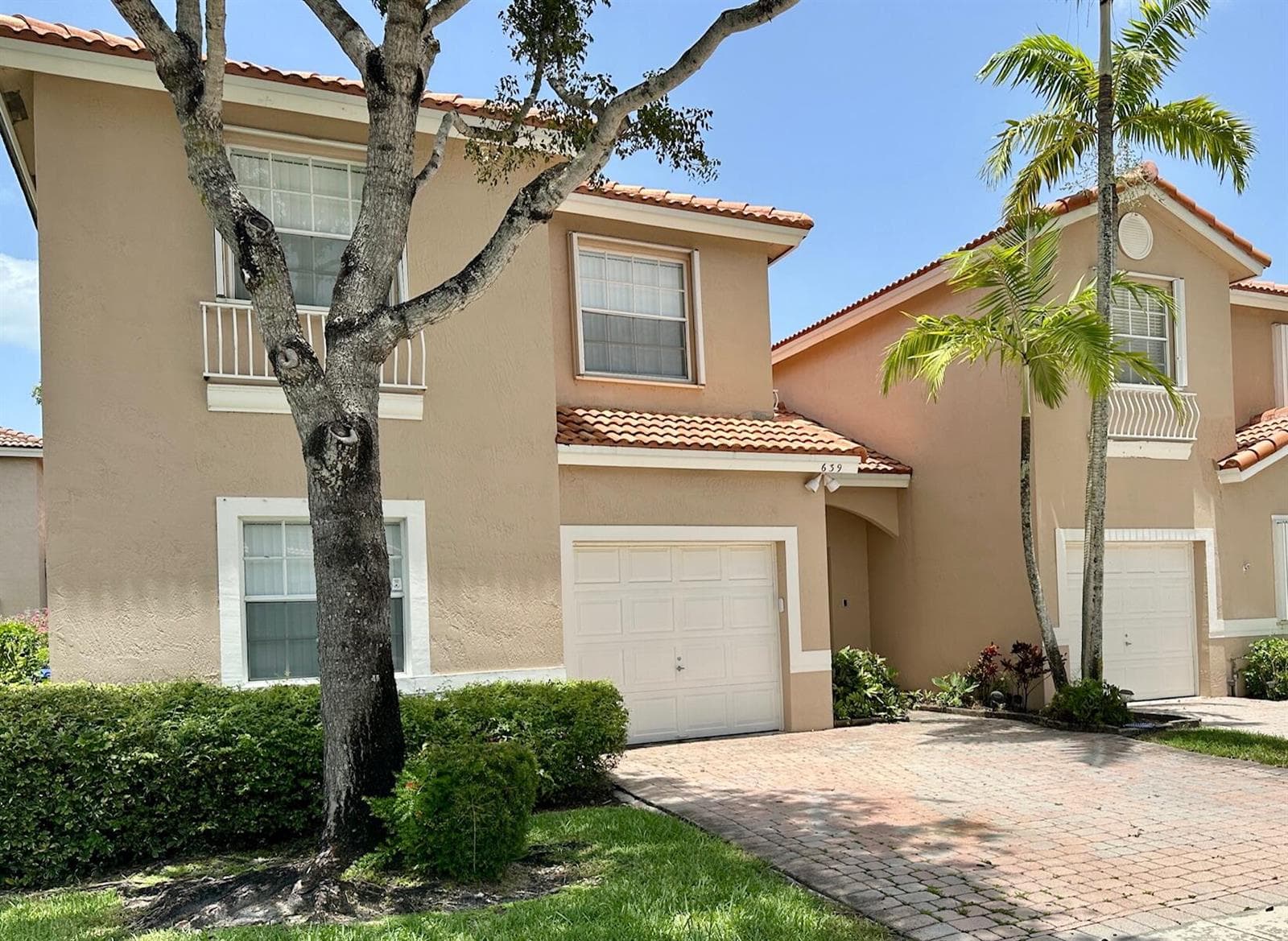 639 NW 130th Way, Pembroke Pines, FL 33028 photo 2